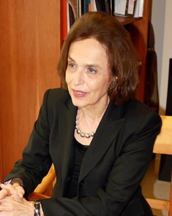 Hālāh ISFANDIYĀRĪ