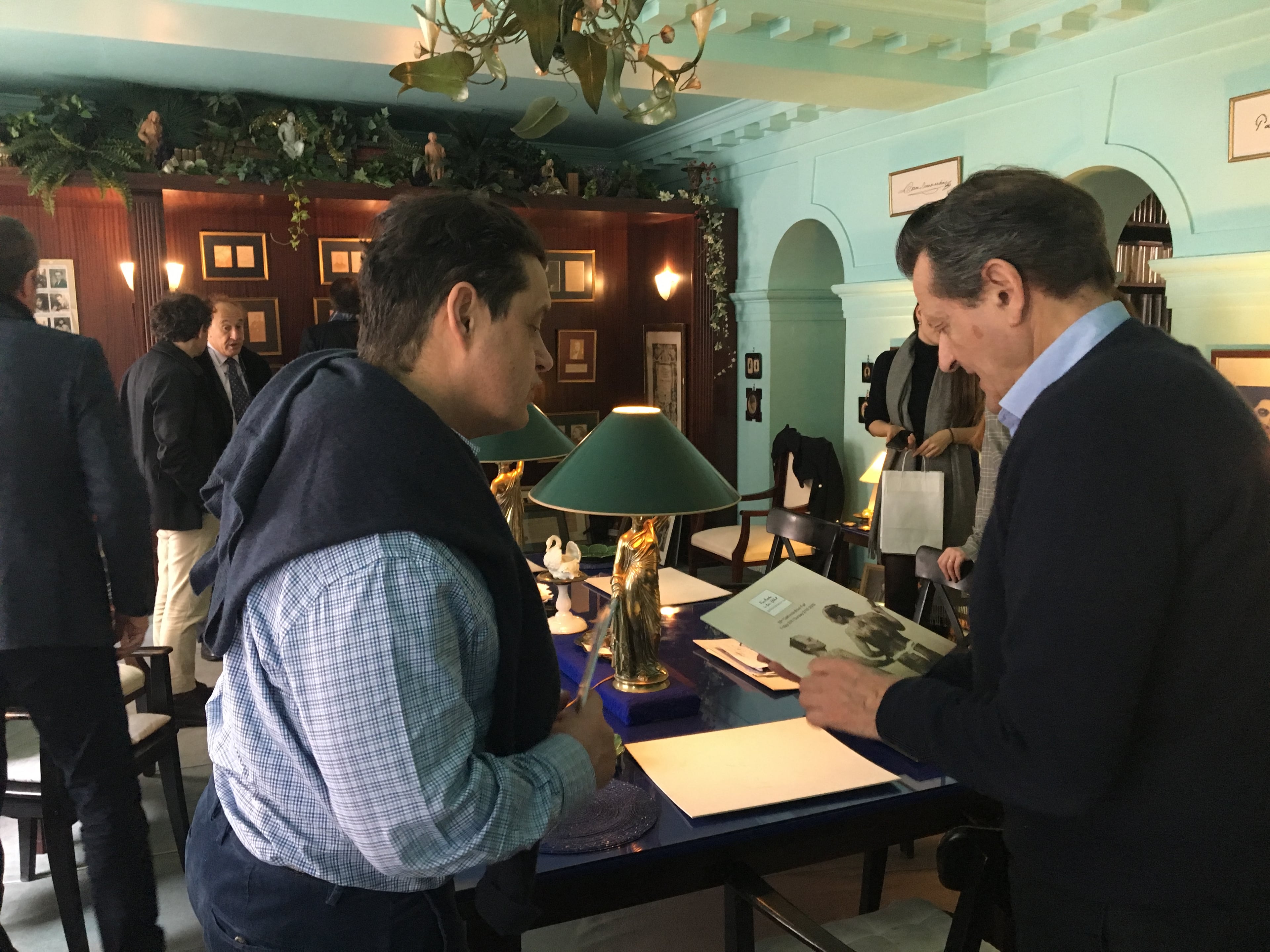 Pascal Antoine, Librairie Le Feu Follet, admitted as a member of the Compagnie Nationale des experts