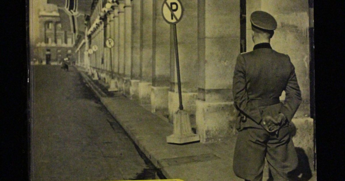 eparvier-a-paris-sous-la-botte