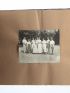 ANONYME : « L'insouciance » [PHOTOGRAPHIE] Album photographique amateur. Tennis 1914 - Edition Originale - Edition-Originale.com
