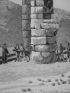 DESCRIPTION DE L'EGYPTE.  Achmouneyn (Hermopolis magna). Vue du portique prise du côté du sud. (ANTIQUITES, volume IV, planche 51) - First edition - Edition-Originale.com