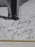DE GAULLE : Photographie originale dédicacée de Charles De Gaulle à Emilien Amaury - Libro autografato, Prima edizione - Edition-Originale.com