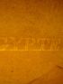 DESCRIPTION DE L'EGYPTE.  Thèbes. Hypogées. Fragments coloriés, Bras et bandelette de momie, Briques portant des hiéroglyphes imprimés. (ANTIQUITES, volume II, planche 48) - Erste Ausgabe - Edition-Originale.com