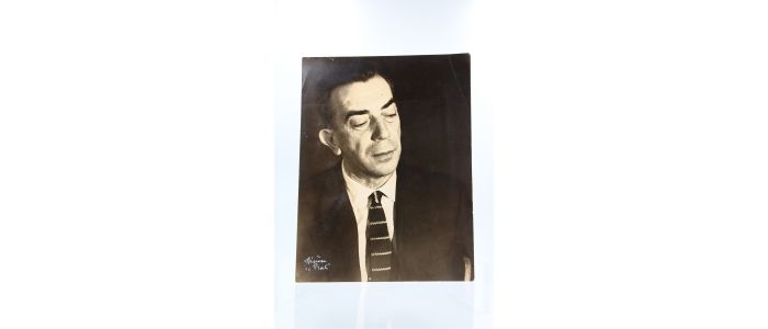AYME : [PHOTOGRAPHIE] Portrait photographique de Marcel Aymé - Libro autografato, Prima edizione - Edition-Originale.com