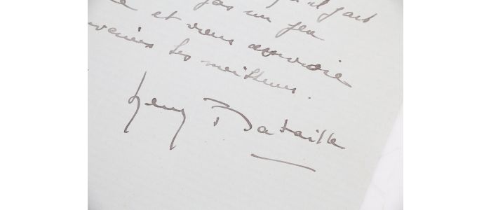 BATAILLE : Admirative lettre autographe signée adressée à Pierre Louÿs qui évoque aussi les écrivains tombés au champ d'honneur de la Grande Guerre : 