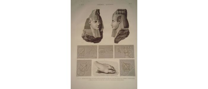 DESCRIPTION DE L'EGYPTE.  Thèbes. Memnomium. Détails de chars sculptés sur le premier pylône et tête de l'une des statues du tombeau d'Osymandyas, Débris du pied gauche de la statue colossale d'Osymandyas. (ANTIQUITES, volume II, planche 32) - Erste Ausgabe - Edition-Originale.com