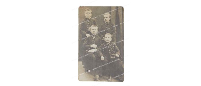 CELINE : Portrait photographique de jeunesse du père de Louis-Ferdinand Céline accompagné de ses trois frères - First edition - Edition-Originale.com