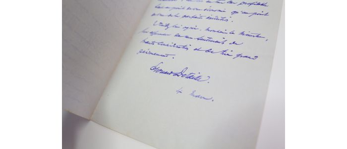 DETAILLE : Lettre autographe signée au ministre de la Guerre à propos du casque créé pour l'Infanterie française  - Signiert, Erste Ausgabe - Edition-Originale.com