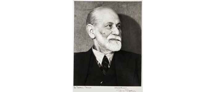FREUD : Portrait photographique de Sigmund Freud dédicacé par Edmund Engelman - Signiert, Erste Ausgabe - Edition-Originale.com