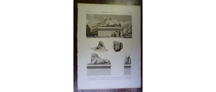 DESCRIPTION DE L'EGYPTE.  Thèbes. Karnak. Vue et détails de l'un des Sphinx placés à l'entrée principale du palais. Détail de l'un des Sphinx de l'allée du Sud. Petit torse en granit trouvé près de la porte du Sud. (ANTIQUITES, volume III, planche 29) - Edition Originale - Edition-Originale.com