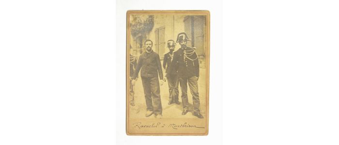 RAVACHOL : Photographie originale de Ravachol entre des gendarmes - First edition - Edition-Originale.com