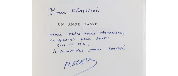 VRIGNY : Un ange passe - Libro autografato, Prima edizione - Edition-Originale.com