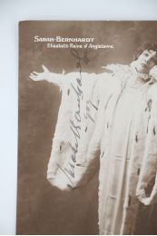 BERNHARDT : Carte postale photographique signée de Sarah Bernhardt  - Signiert, Erste Ausgabe - Edition-Originale.com