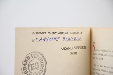 BLONDIN : Passeport gastronomique d'Antoine Blondin délivré par le Grand Véfour - First edition - Edition-Originale.com