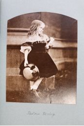 CARROLL : Photos et lettres de Lewis Carroll aux petites filles réunies et traduites par Henri Parisot - Erste Ausgabe - Edition-Originale.com
