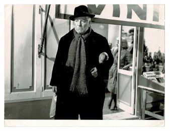 GABIN : [PHOTOGRAPHIE] Portrait photographique de Jean Gabin - Erste Ausgabe - Edition-Originale.com