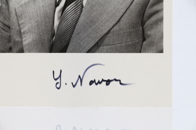 NAVON : Portrait photographique signé d'Yitzhak Navon, président de l'état d'Israël de 1978 à 1983 - Libro autografato, Prima edizione - Edition-Originale.com