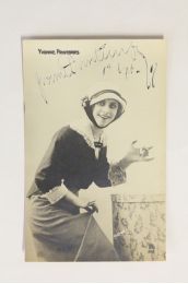 PRINTEMPS : Carte postale photographique signée d'Yvonne Printemps - Signed book, First edition - Edition-Originale.com