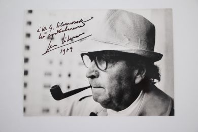SIMENON : Photographie datée et dédicacée de Georges Simenon - Signed book, First edition - Edition-Originale.com