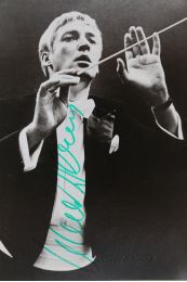 WERNER : Carte postale photographique signée d'Oskar Werner le représentant en chef d'orchestre - Signed book, First edition - Edition-Originale.com