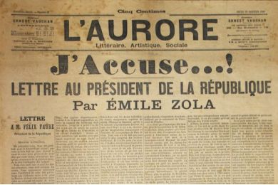 ZOLA : J'Accuse...! [Ensemble] tracts Dreyfusard et antidreyfusards.  In L'Aurore - Erste Ausgabe - Edition-Originale.com